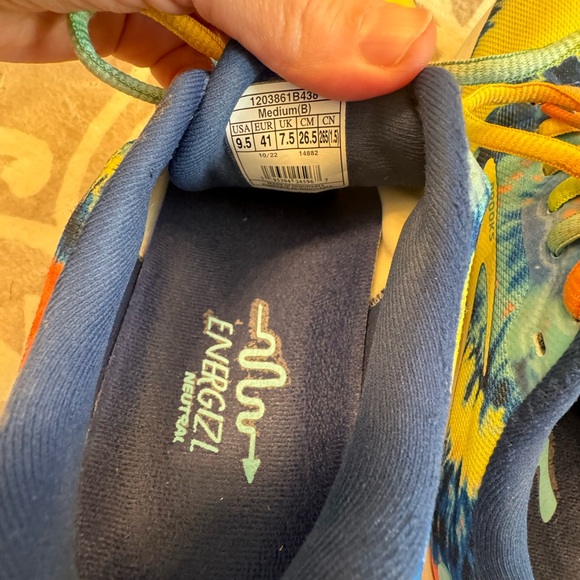 Brooks - Picture 3 of 3